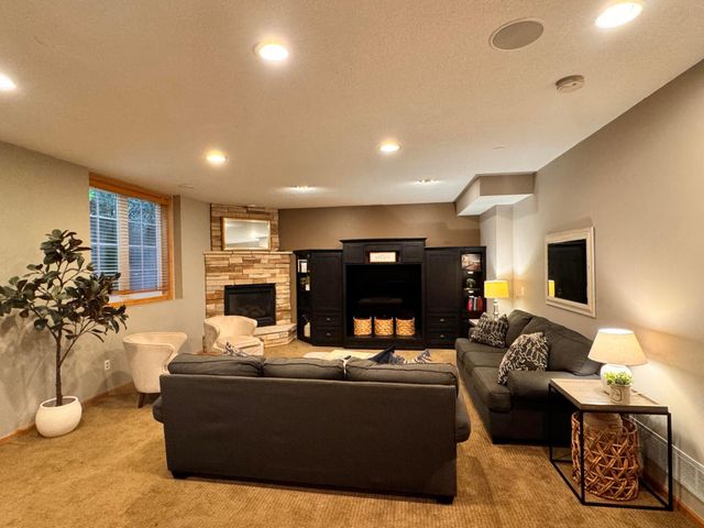 3173 Shady Cove Point NW, Prior Lake, MN 55372