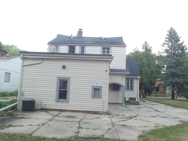 5839 N 35th STREET, Milwaukee, WI 53209