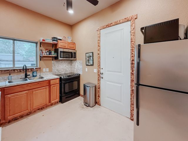 708 S Kerr Street, Blooming Grove, TX 76626