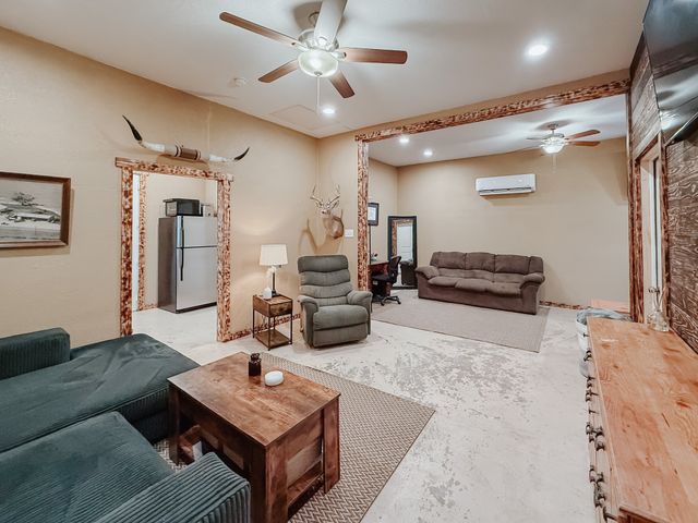 708 S Kerr Street, Blooming Grove, TX 76626