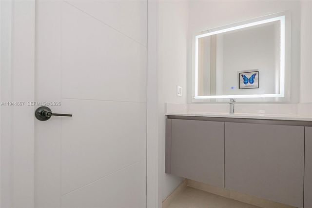 1030 15th St 214, Miami Beach, FL 33139