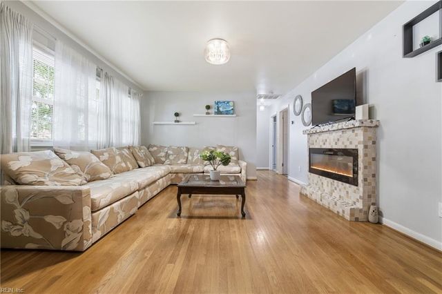 203 Valirey DR, Hampton, VA 23669