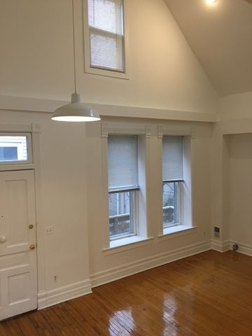 3018 N Racine Avenue 2R, Chicago, IL 60657