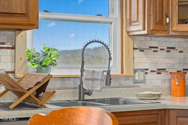 1122 Highway 107, Jonesborough, TN 37659