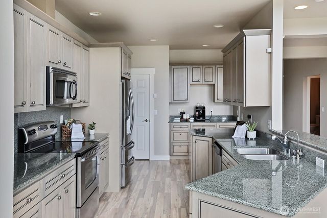 8065 George Drive, Clinton, WA 98236