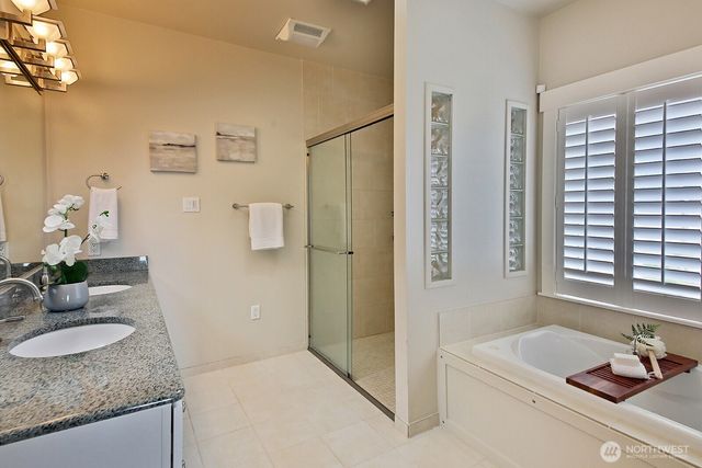 8065 George Drive, Clinton, WA 98236