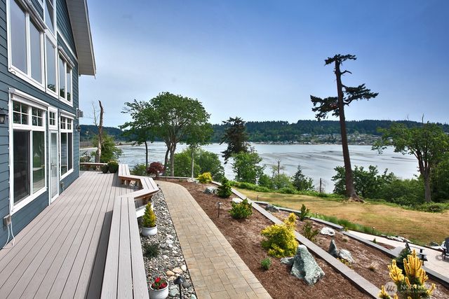 8065 George Drive, Clinton, WA 98236