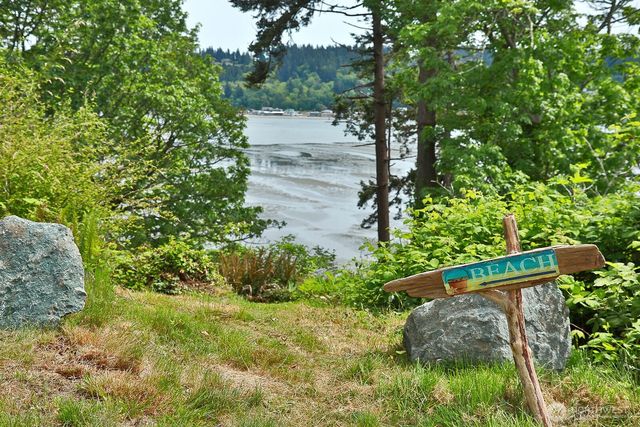 8065 George Drive, Clinton, WA 98236