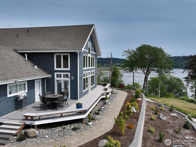 8065 George Drive, Clinton, WA 98236