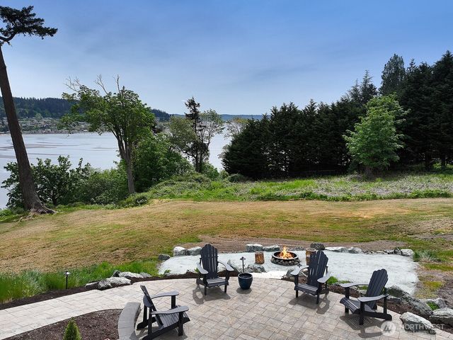 8065 George Drive, Clinton, WA 98236