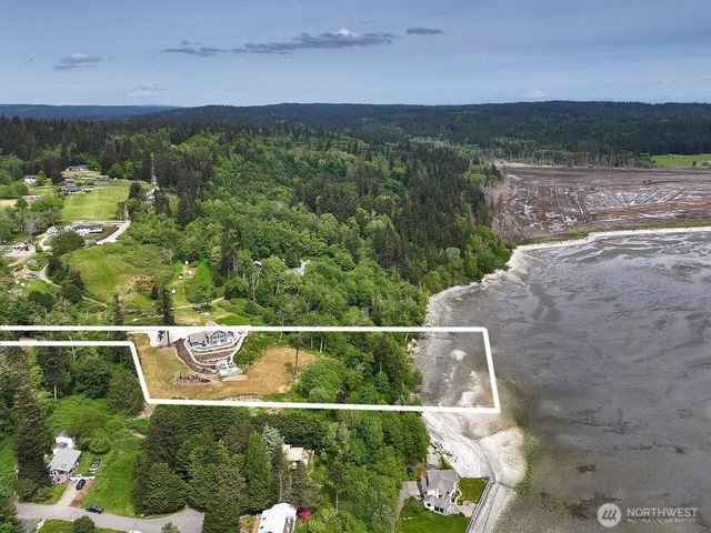 8065 George Drive, Clinton, WA 98236