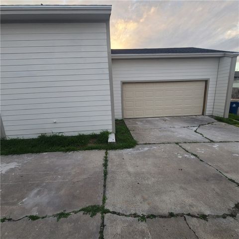 36 S Commonsway Dr, Portland, TX 78374