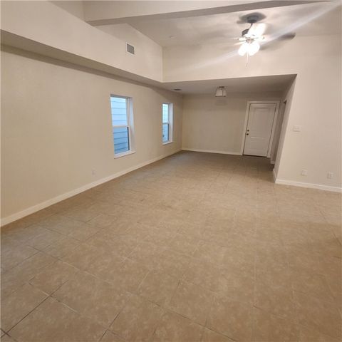 36 S Commonsway Dr, Portland, TX 78374