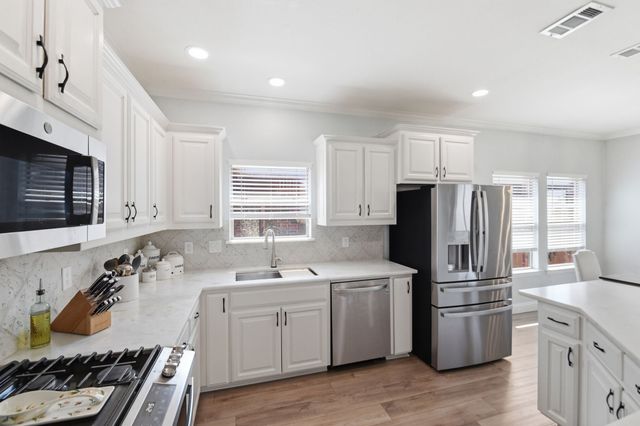 12137 Walden Wood Drive, Fort Worth, TX 76244