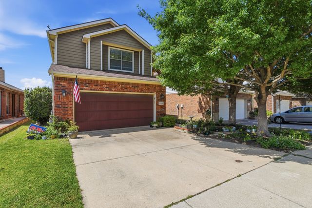 12137 Walden Wood Drive, Fort Worth, TX 76244