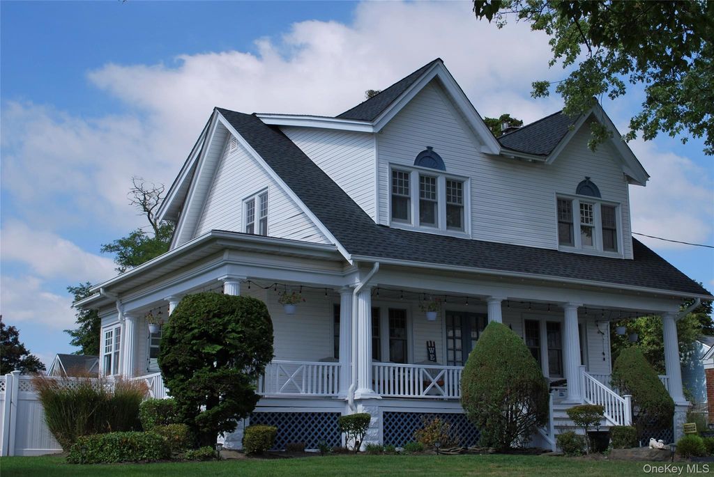 297 Clocks Boulevard, Massapequa, NY 11758