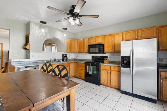 315 E QUINCY STREET, New London, WI 54961