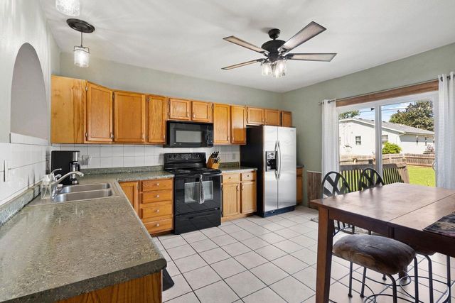 315 E QUINCY STREET, New London, WI 54961