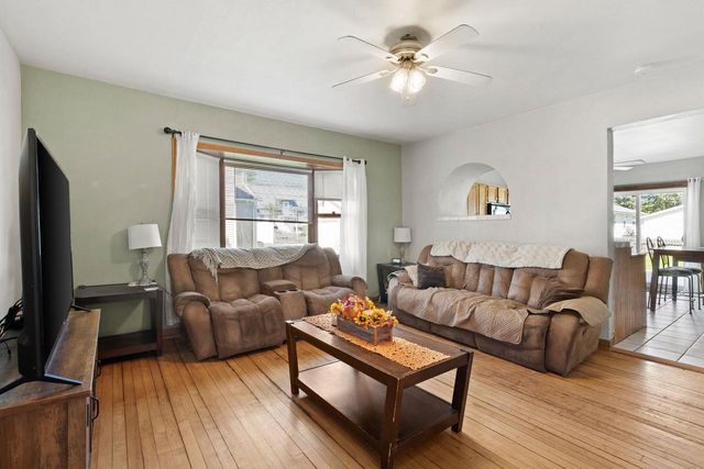 315 E QUINCY STREET, New London, WI 54961