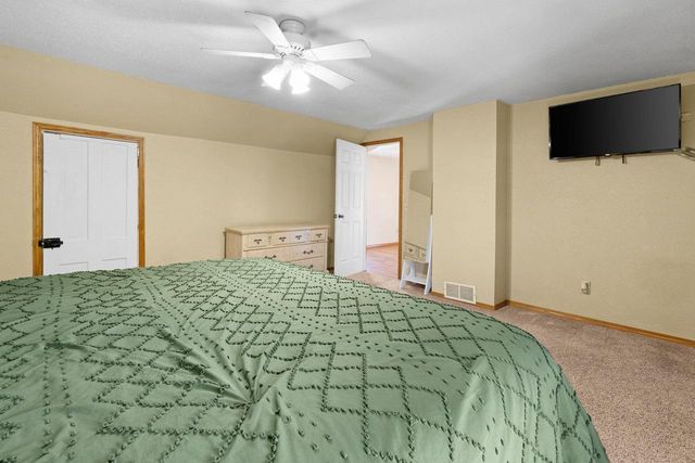 315 E QUINCY STREET, New London, WI 54961