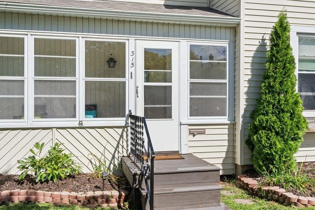 315 E QUINCY STREET, New London, WI 54961