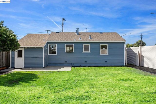 1220 Gilmore Dr, San Leandro, CA 94577
