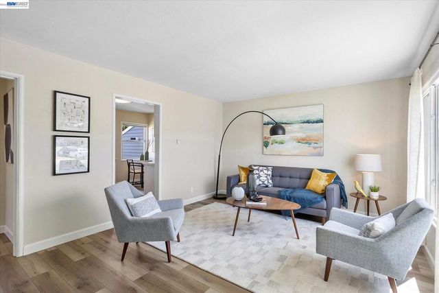1220 Gilmore Dr, San Leandro, CA 94577