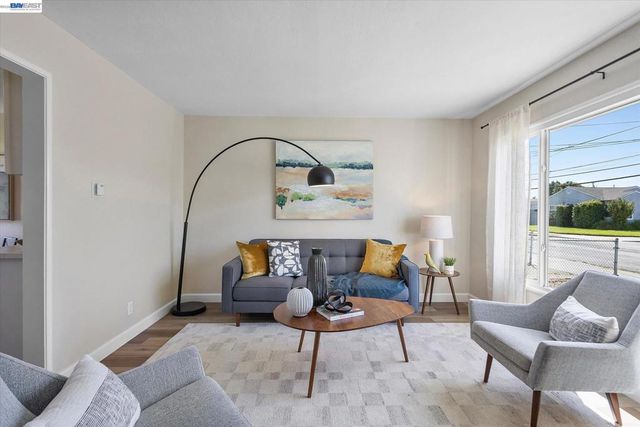 1220 Gilmore Dr, San Leandro, CA 94577