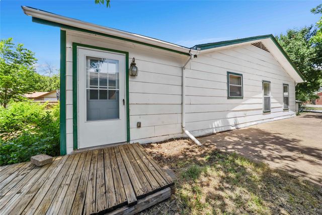2221 Varsity Drive, Grand Prairie, TX 75051