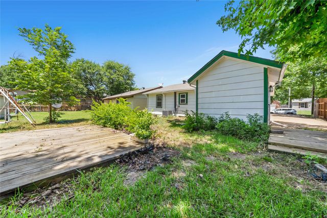 2221 Varsity Drive, Grand Prairie, TX 75051