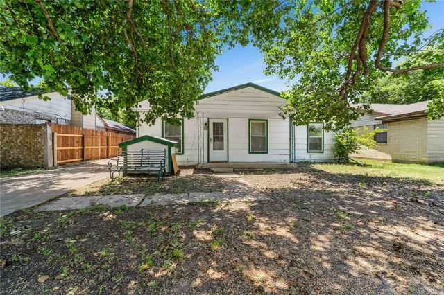 2221 Varsity Drive, Grand Prairie, TX 75051