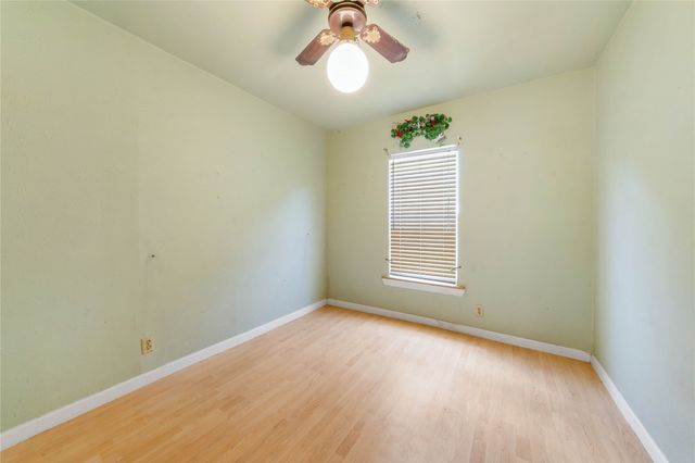 2221 Varsity Drive, Grand Prairie, TX 75051