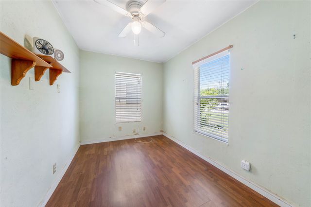 2221 Varsity Drive, Grand Prairie, TX 75051