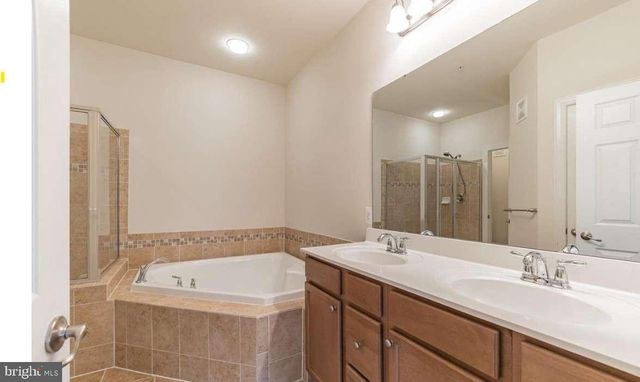 3612 SPRING HOLLOW LN, Frederick, MD 21704