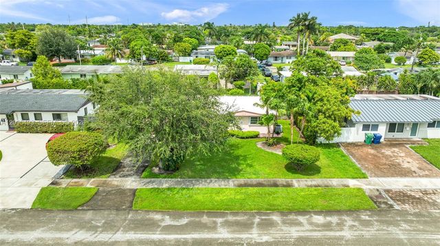 10511 SW 53rd Street, Miami, FL 33165