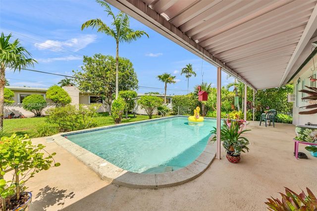10511 SW 53rd Street, Miami, FL 33165