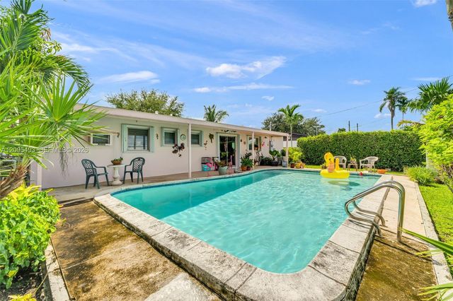 10511 SW 53rd Street, Miami, FL 33165