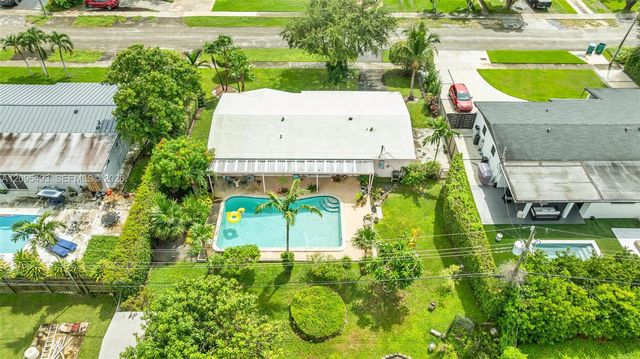 10511 SW 53rd Street, Miami, FL 33165