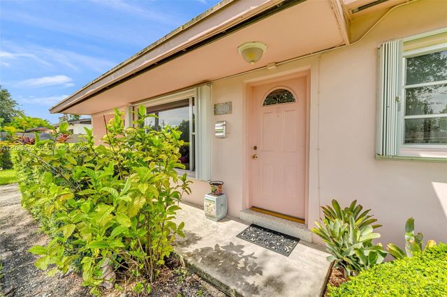 10511 SW 53rd Street, Miami, FL 33165