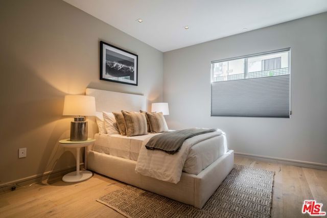 2391 Roscomare 201, Los Angeles, CA 90077