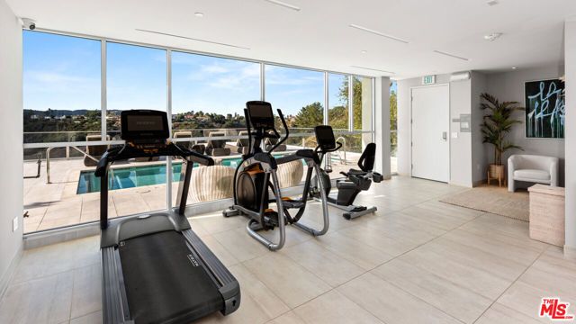 2391 Roscomare 201, Los Angeles, CA 90077