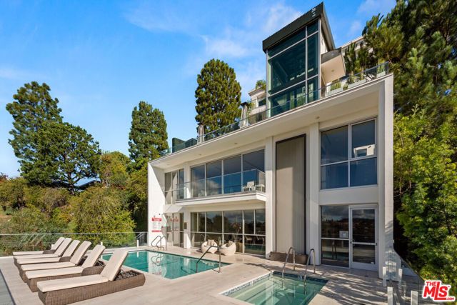 2391 Roscomare 201, Los Angeles, CA 90077