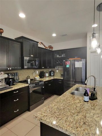 11845 SW 252nd Ter, Homestead, FL 33032