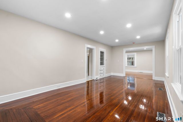 30 Washington Manor Avenue, West Haven, CT 06516