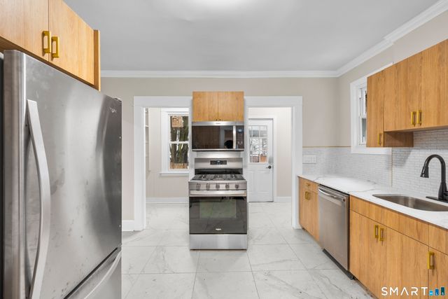 30 Washington Manor Avenue, West Haven, CT 06516