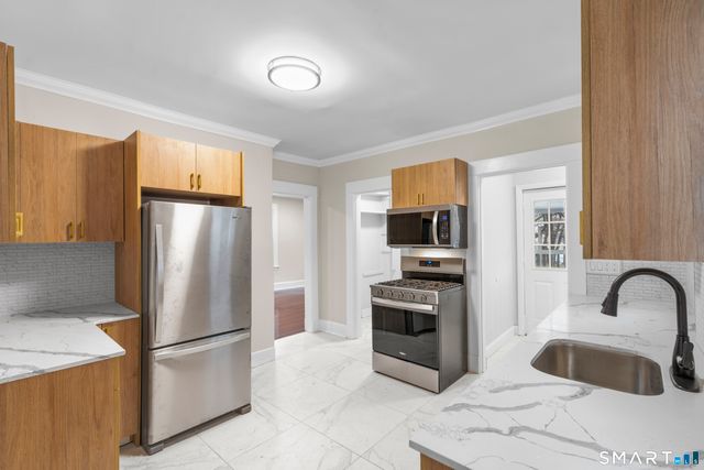 30 Washington Manor Avenue, West Haven, CT 06516