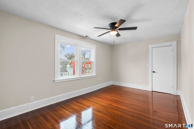 30 Washington Manor Avenue, West Haven, CT 06516