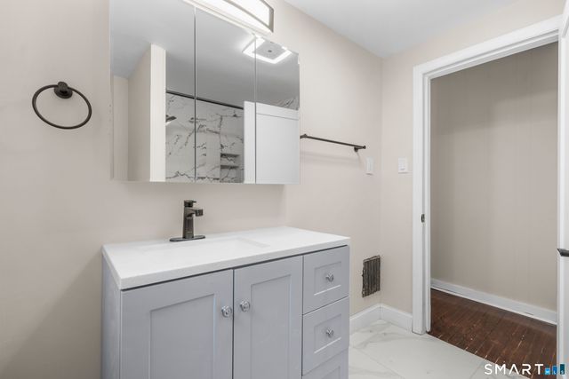 30 Washington Manor Avenue, West Haven, CT 06516