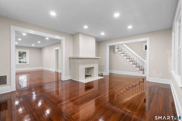 30 Washington Manor Avenue, West Haven, CT 06516