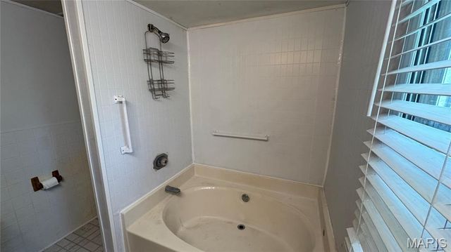 26175 N Carol Street, Warrenton, MO 63383